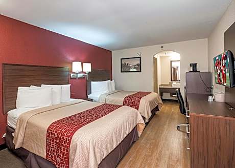 Deluxe 2 Full Beds First Floor Non-Smoking