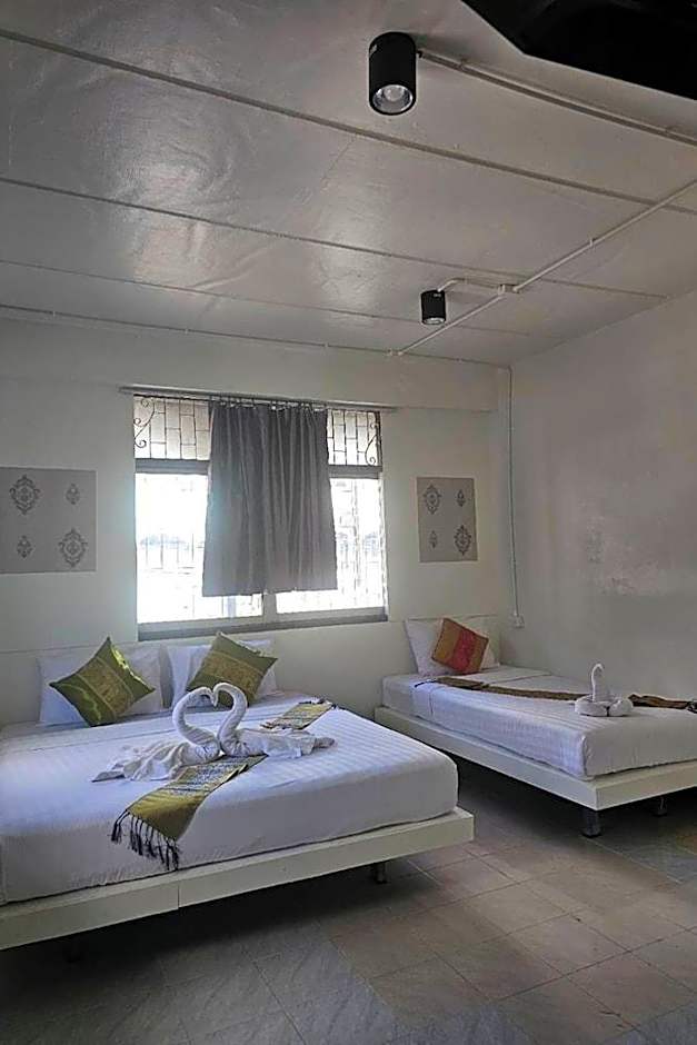 Remember @ Phuket Town Hostel