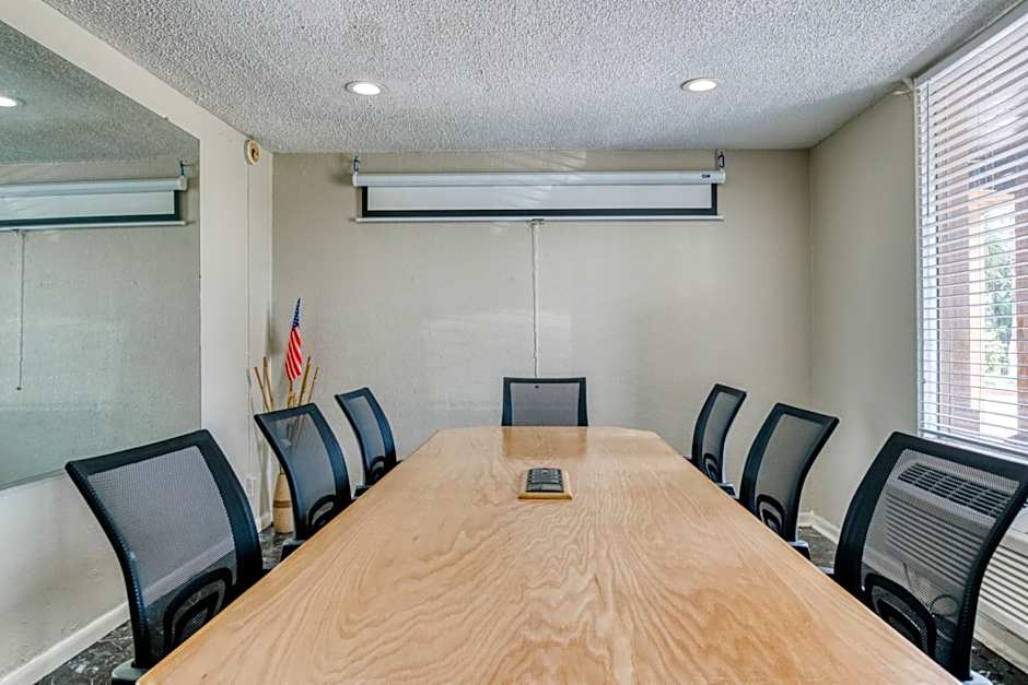 OYO Hotel Houston, TX near Medical Center NRG Stadium