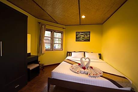Deluxe Double Room with Air Conditioning