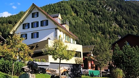 Hotel Vallatscha