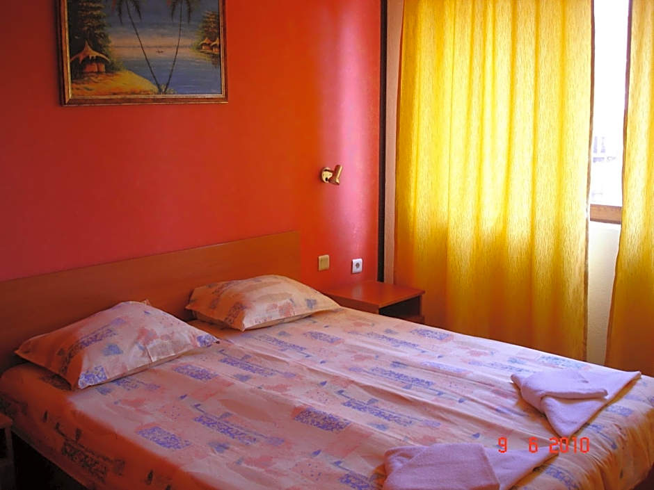 Friends Family Hotel