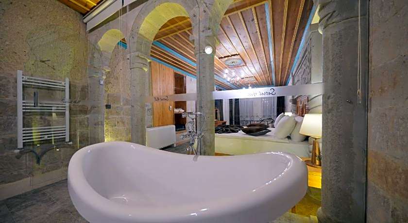 Secret Hill Cave Suites