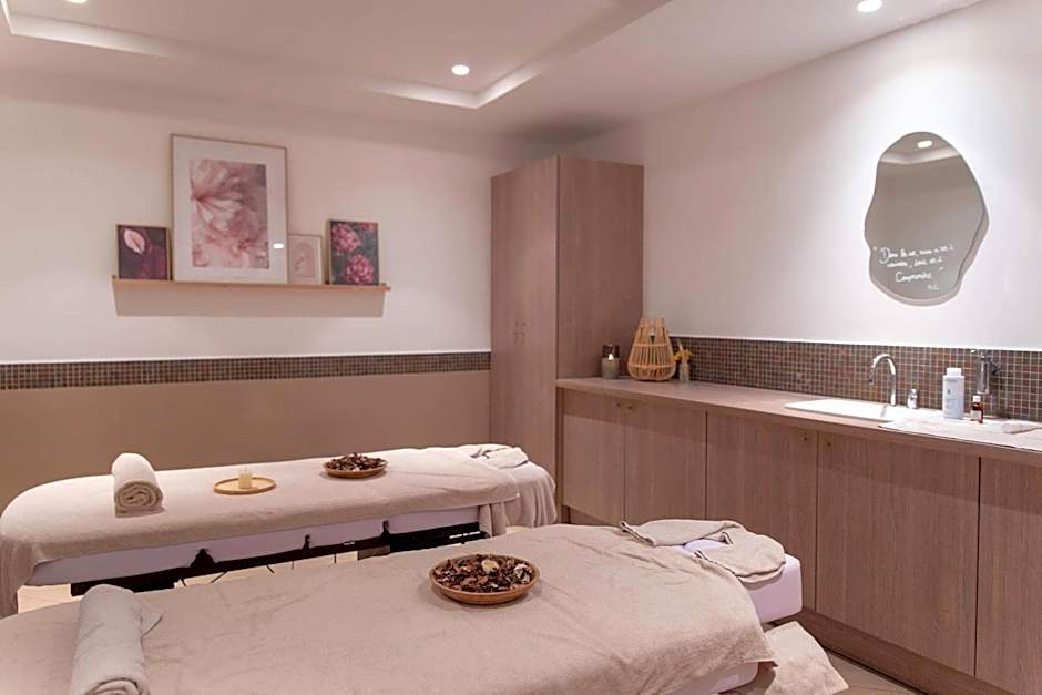 Zenitude Hotel la Valadiere, an Ascend Collection Hotel