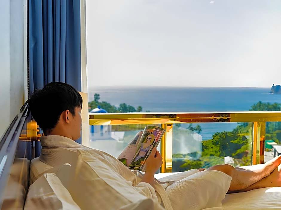 GoldOne Hotel & Suites