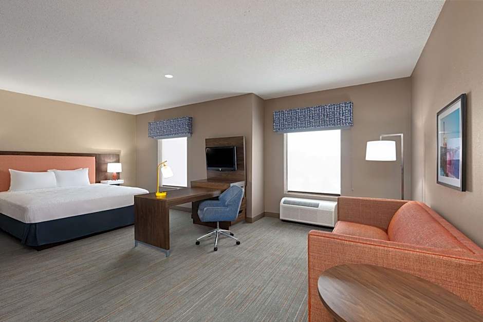 Hampton Inn By Hilton And Suites Harrisburg/North, Pa