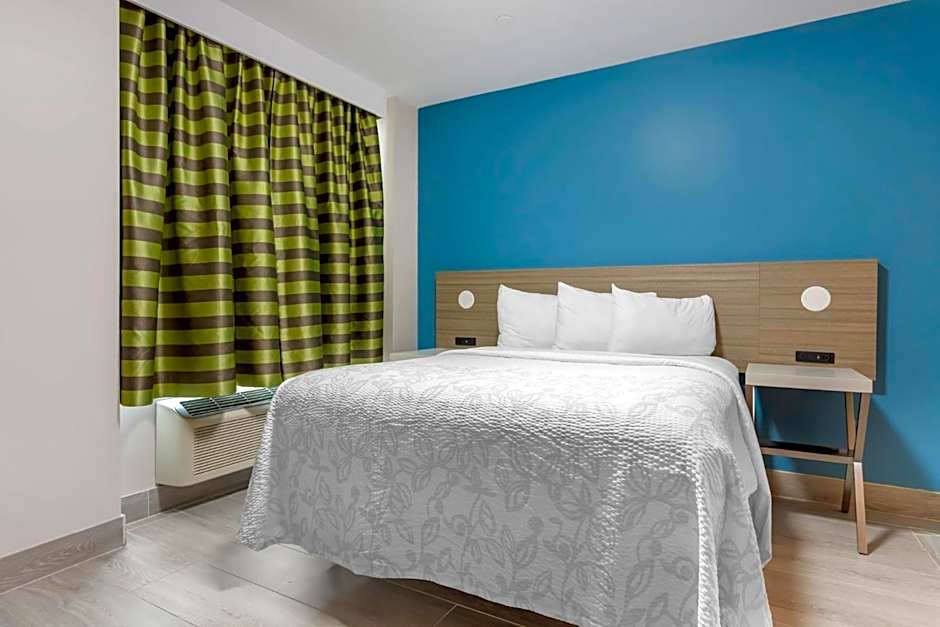 Red Roof PLUS Brooklyn - Flatbush Ave