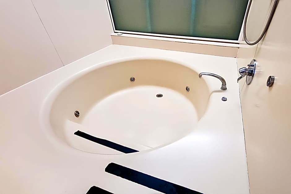 Tiki Hotel Apartments Surfers Paradise