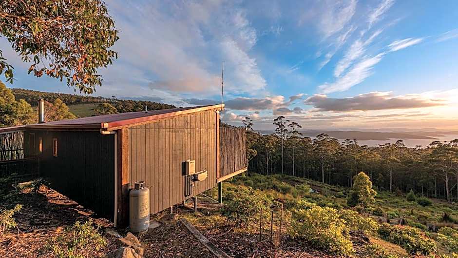 Woodbridge Hill Hideaway