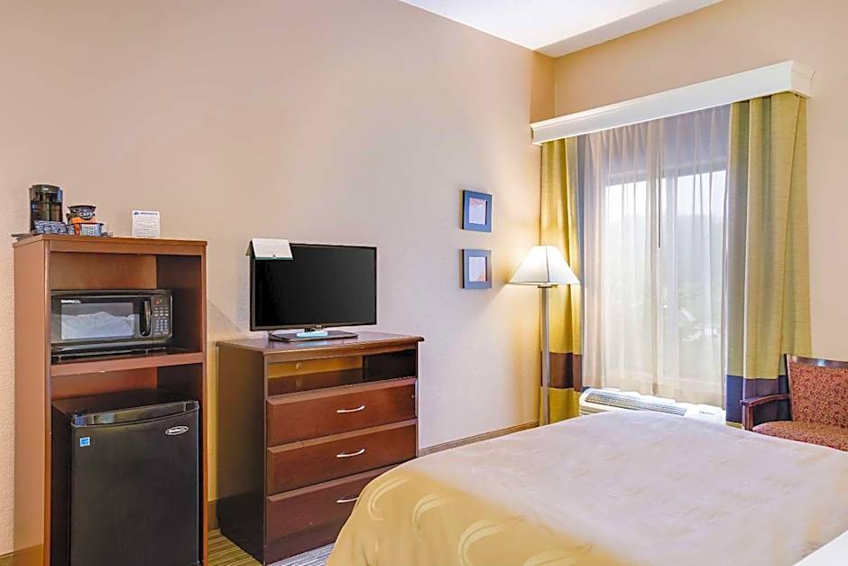 Quality Inn I-70 Near Kansas Speedway