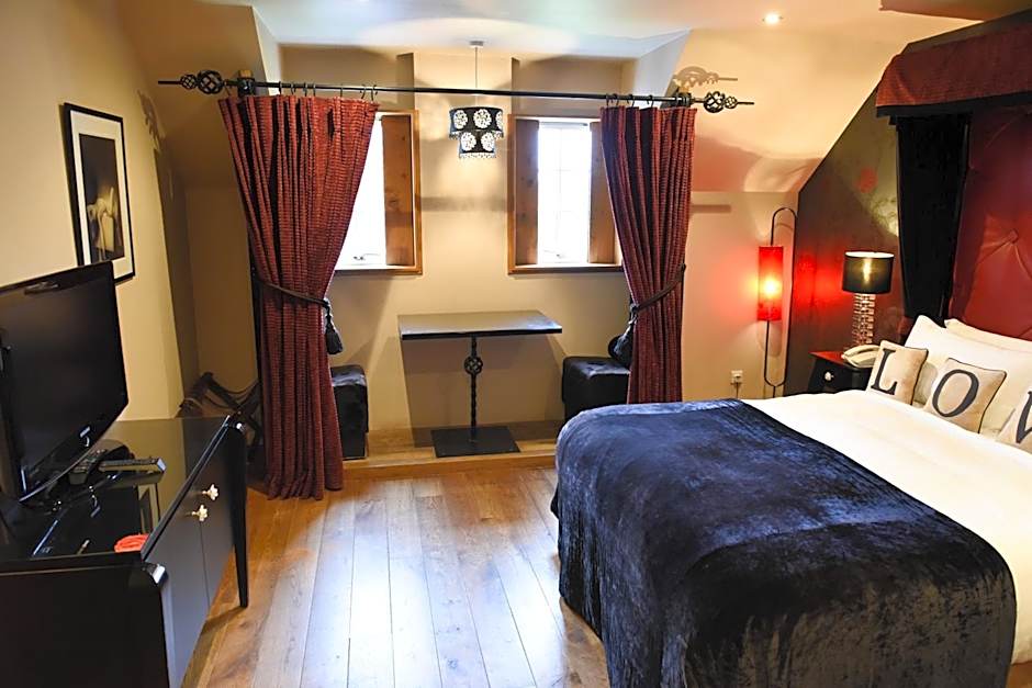 Glenskirlie Castle Hotel