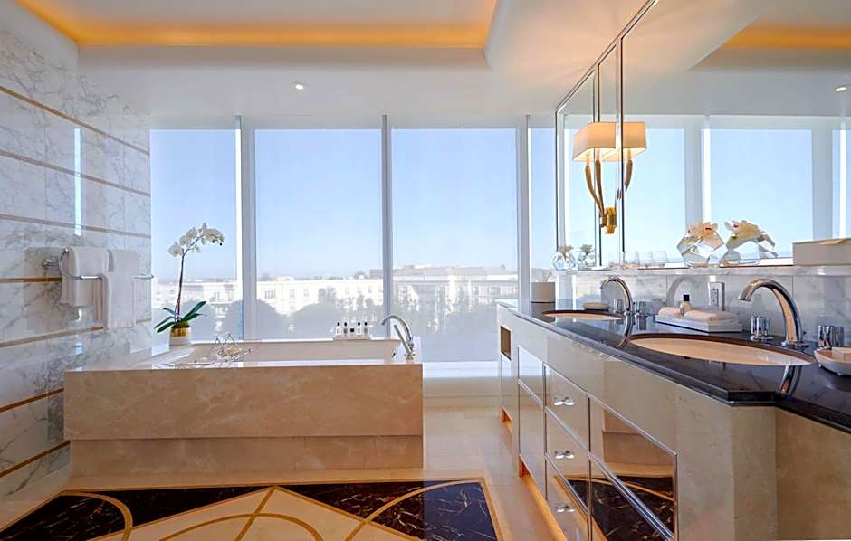 Waldorf Astoria By Hilton Beverly Hills