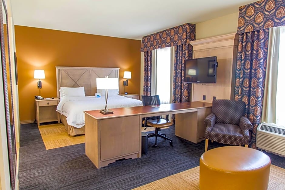 Hampton Inn & Suites Dodge City