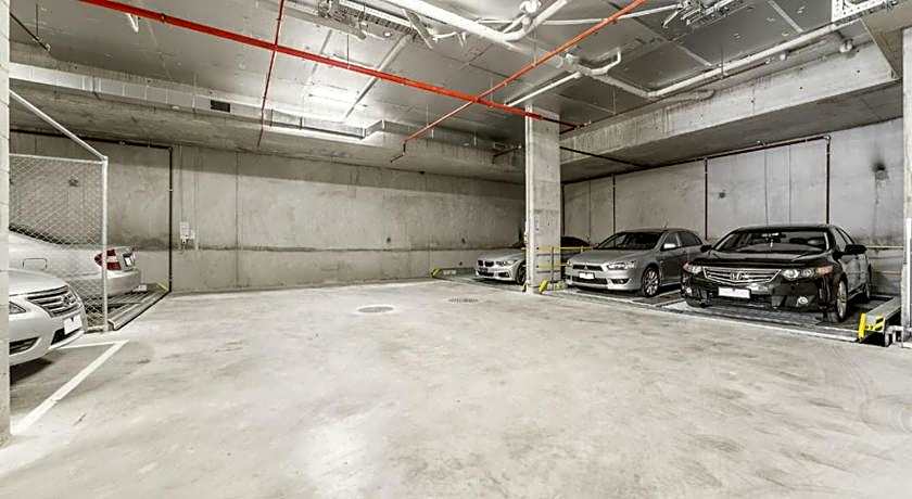 Whitehorse Apartments Hotel