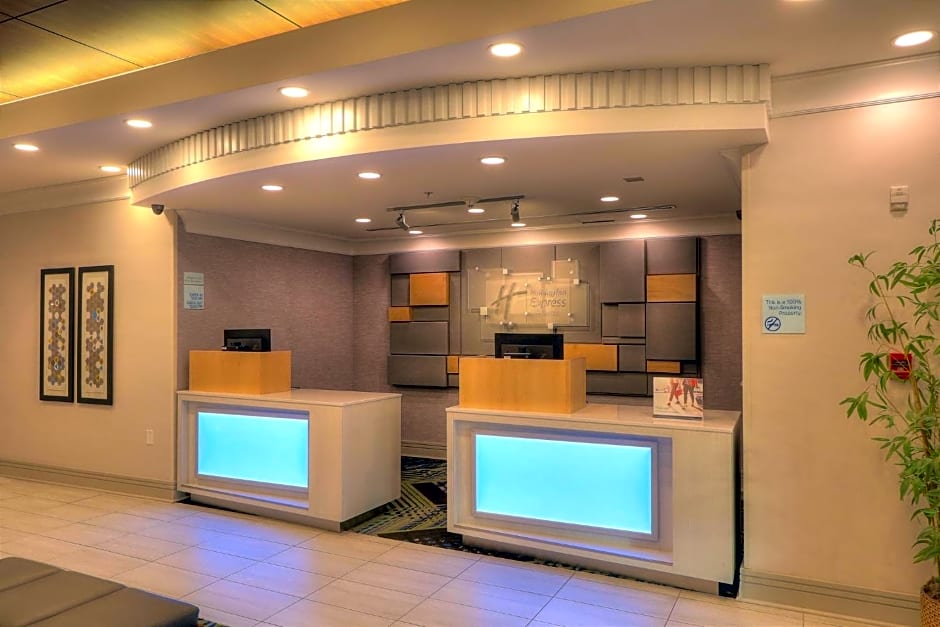 Holiday Inn Express Hotel & Suites Mobile Saraland