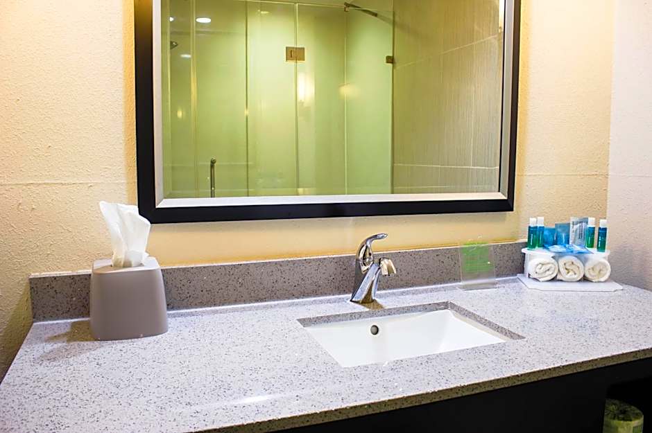 Holiday Inn Express & Suites Havelock Northwest New Bern By IHG