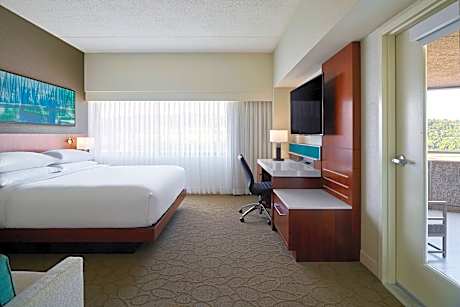 Corner King Guest Room, Guest room, 1 King, Corner room, Balcony