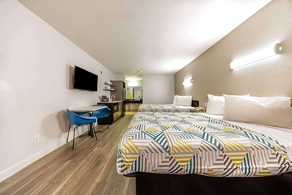 Photo 1 of 5 of Quadruple Room - Non-Smoking
