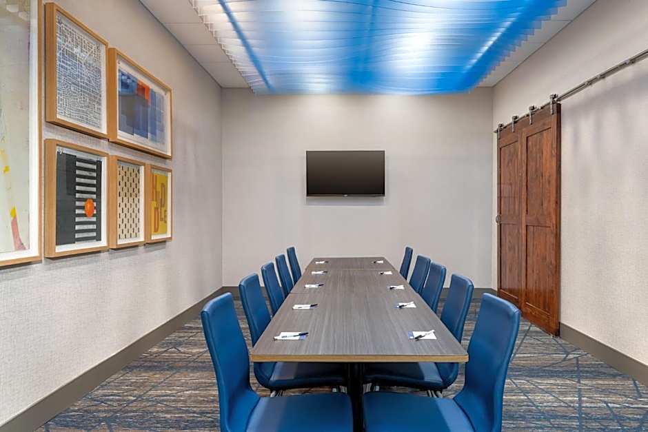 Holiday Inn Express Calhoun South By IHG