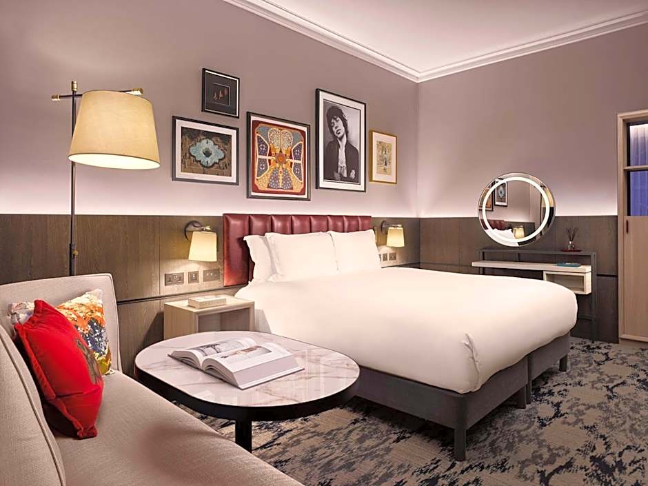 The Trafalgar St. James London, Curio Collection by Hilton