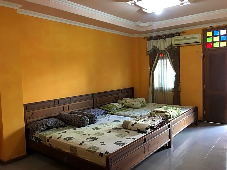 Hotel Alami near Alun-Alun Klaten by ZUZU