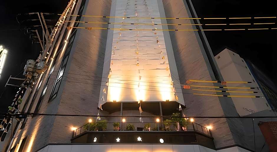 Brown-Dot Hotel Gupo