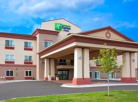 Holiday Inn Express Hotel & Suites Antigo By IHG