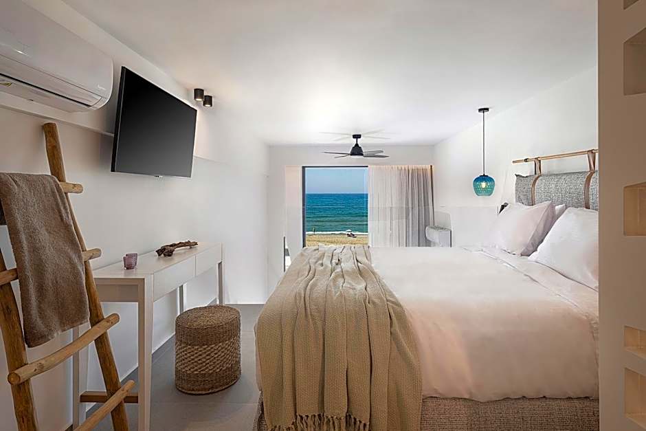 Calla Luxury Seafront Suites