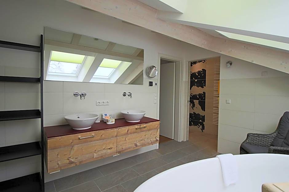 Hilleprandt - Adults Only