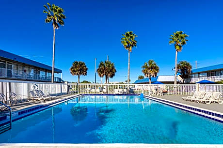 Days Inn by Wyndham Titusville Kennedy Space Center