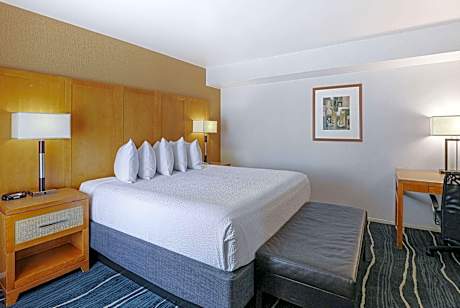 Two-Bedroom Suite with Two King Beds and One Sofa Bed - Non-Smoking