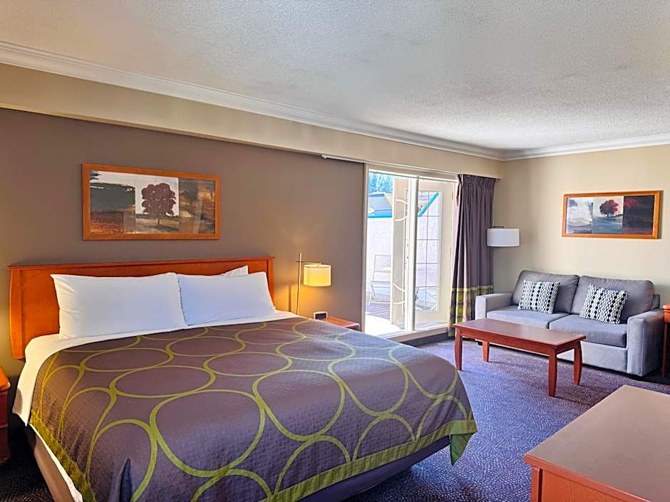 Super 8 by Wyndham Castlegar BC