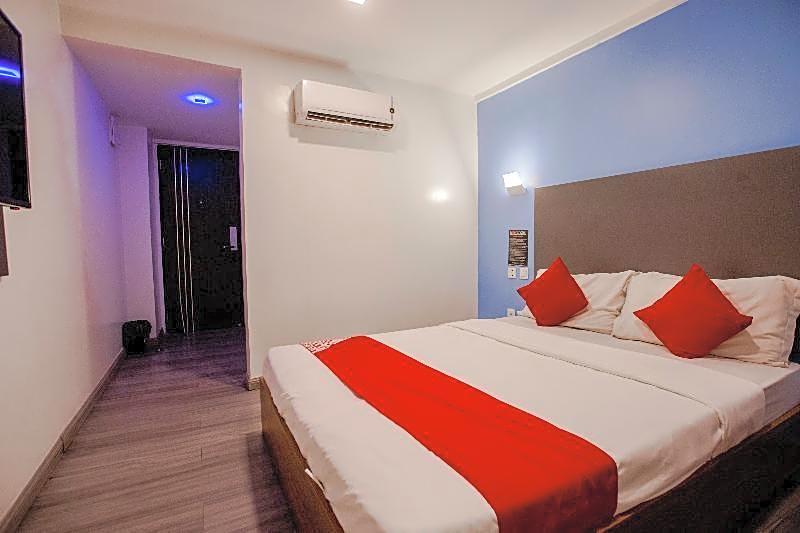 OYO 666 Mc Hotel Fairview