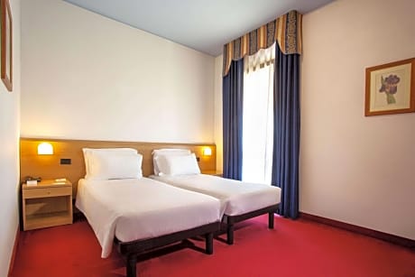 Classic Twin Room