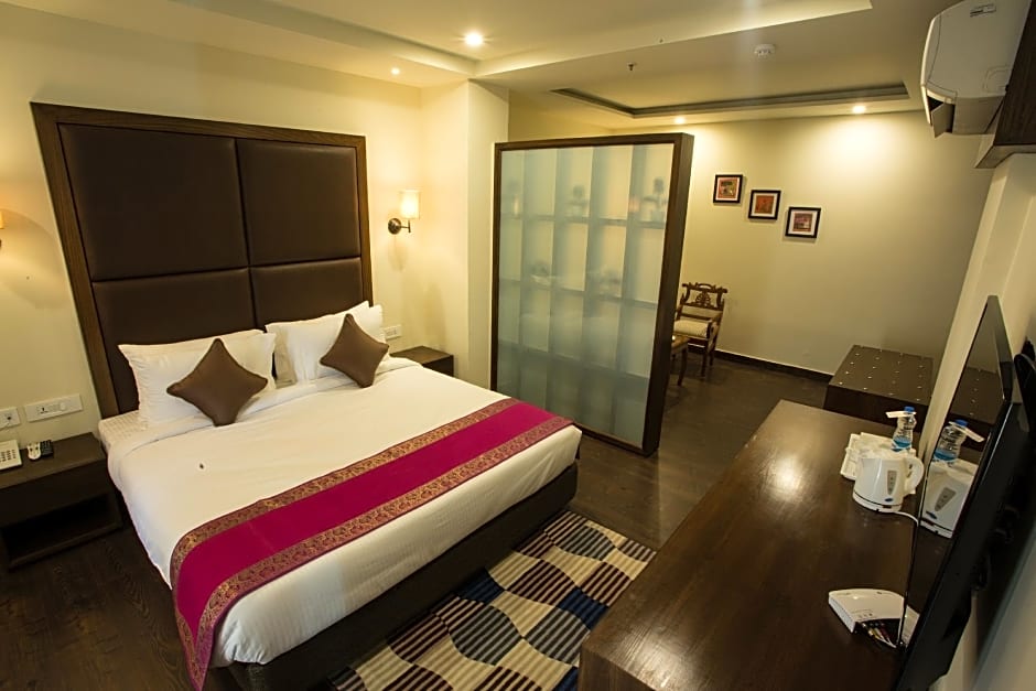 THE ROYAL COURT HOTEL & SPA