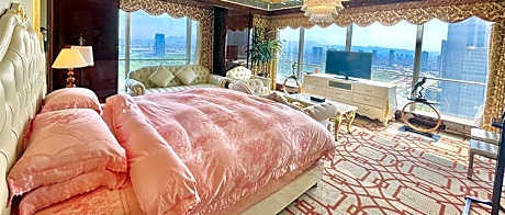 Executive Park View Suite