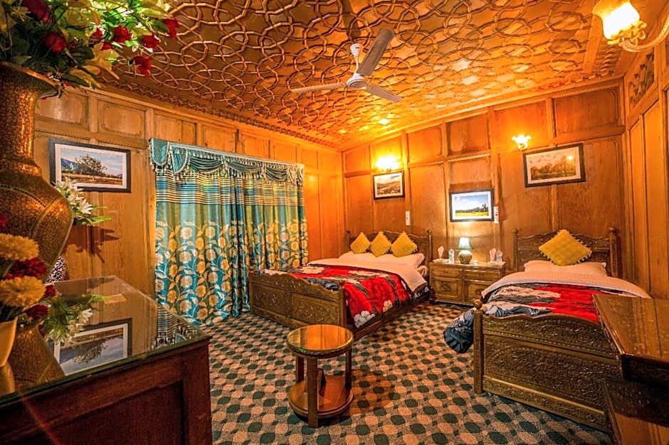 Swan Group of Houseboats, Golden Dal Lake