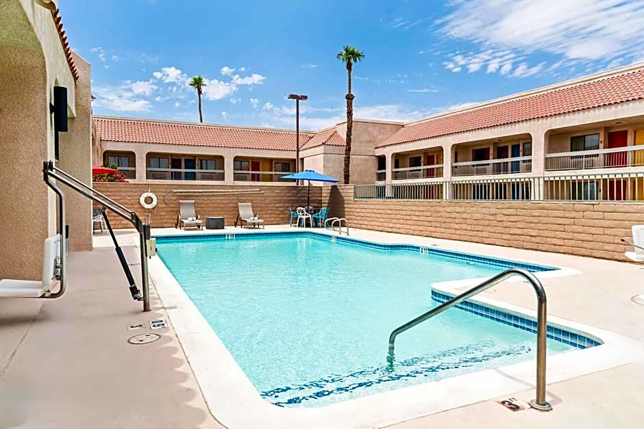 Signature Inn Indio I-10