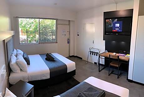 The Stuart Hotel-Motel