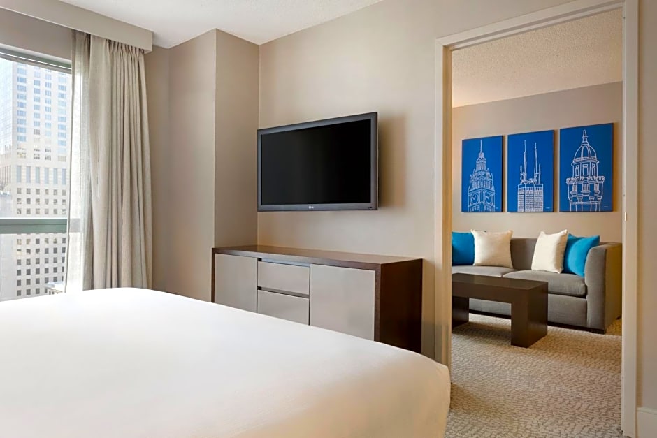 Hilton Chicago Magnificent Mile Suites
