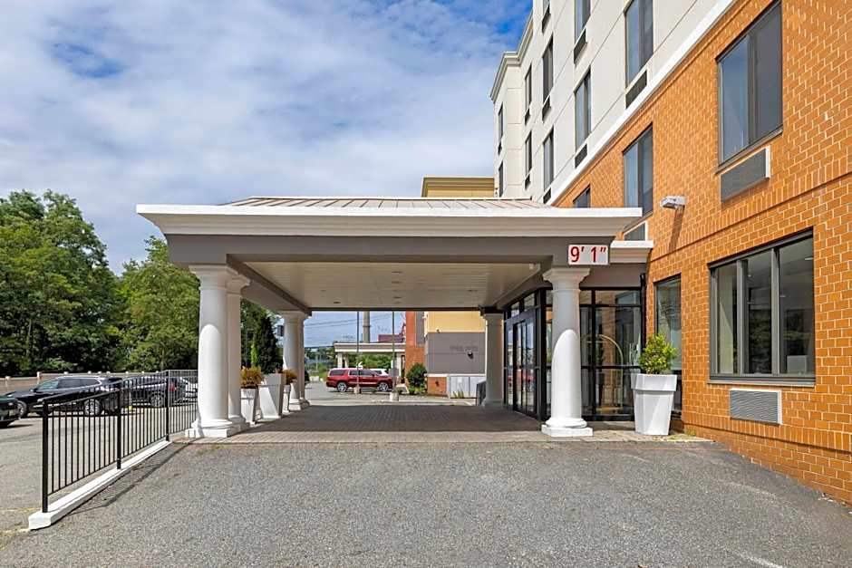 Country Inn & Suites By Radisson Staten Island NY