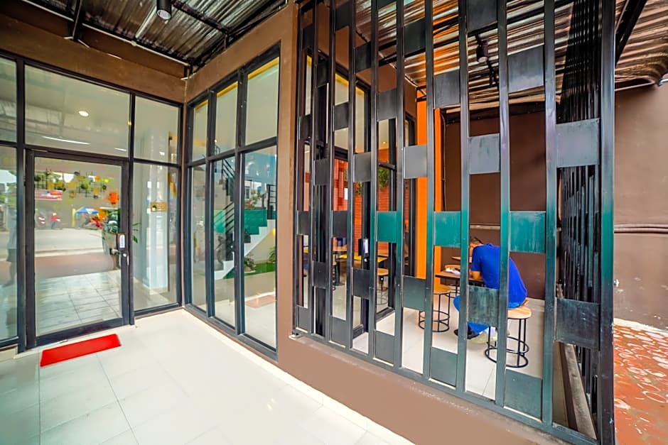 OYO 90874 Millenium Inn 2