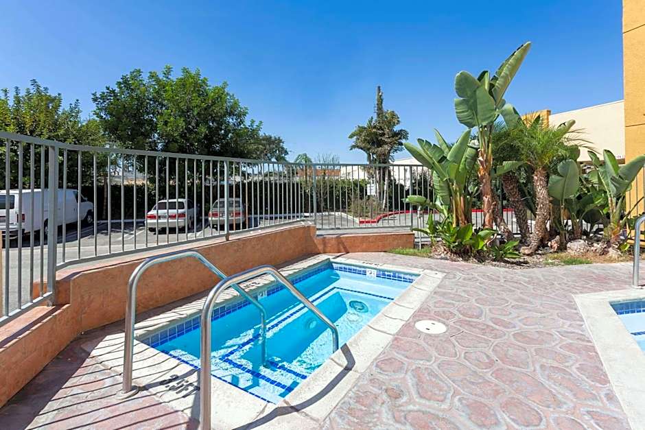 Ramada Plaza by Wyndham Garden Grove/Anaheim South