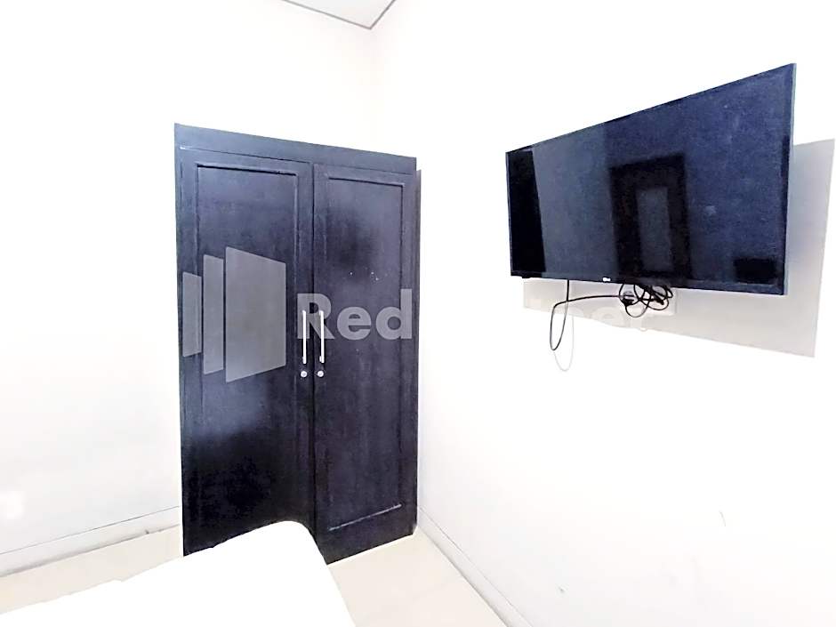 D'Waru Homestay Syariah near Jl Slamet Riyadi Mitra RedDoorz