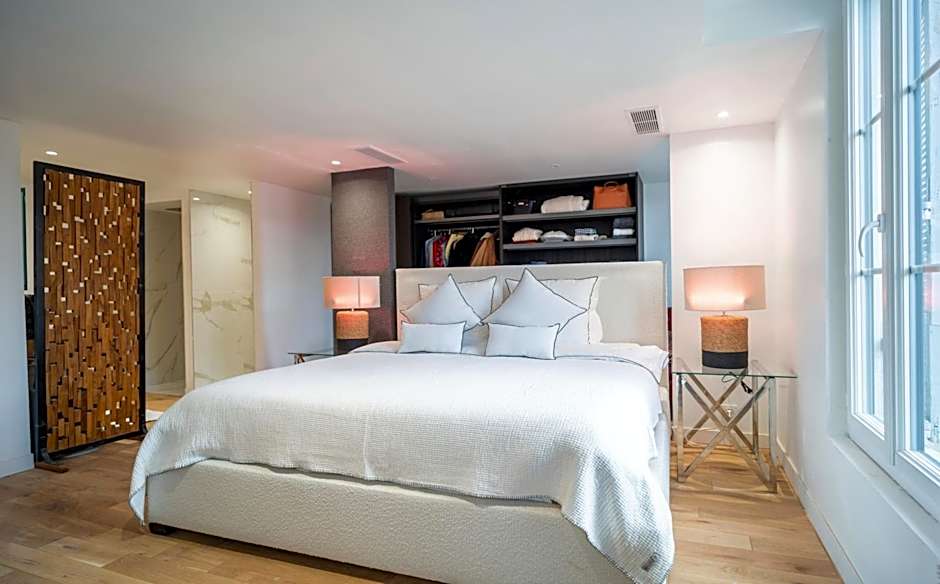 Venue C - Luxurious & Spacious - Mansion - Elevator - Patio