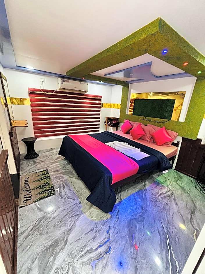 Sreekrishna Houseboat C/o Sreekrishna ayurveda Panchakarma Centre                               