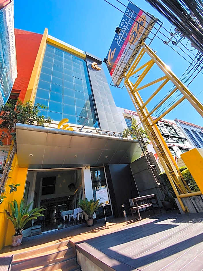 Lee's Mark Residence