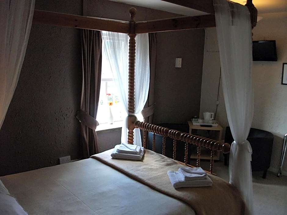 The Lantern Pike Inn