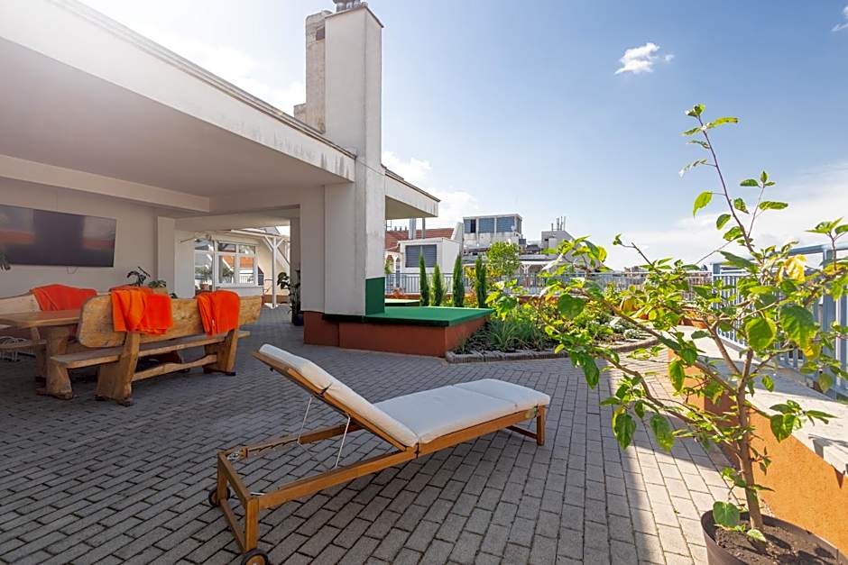 Rooftop City Residence with Underground Parking