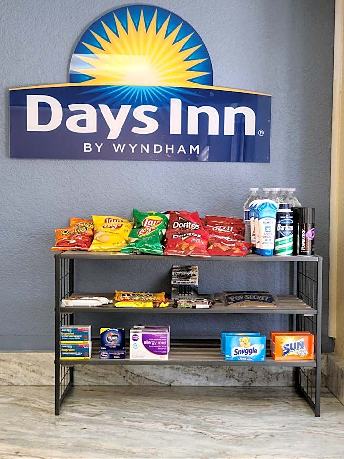Days Inn by Wyndham Bradenton I-75